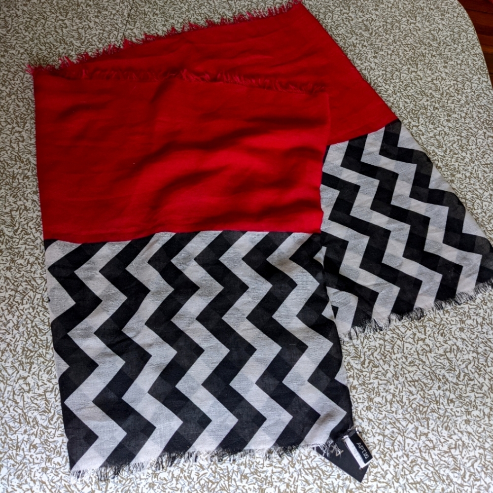 APT 9 Infinity scarf